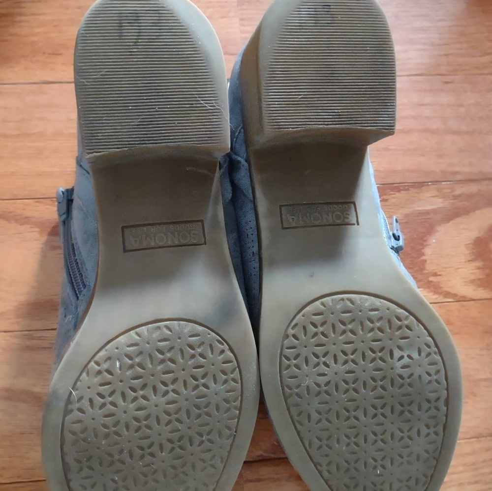 Booties - Picture 5 of 5